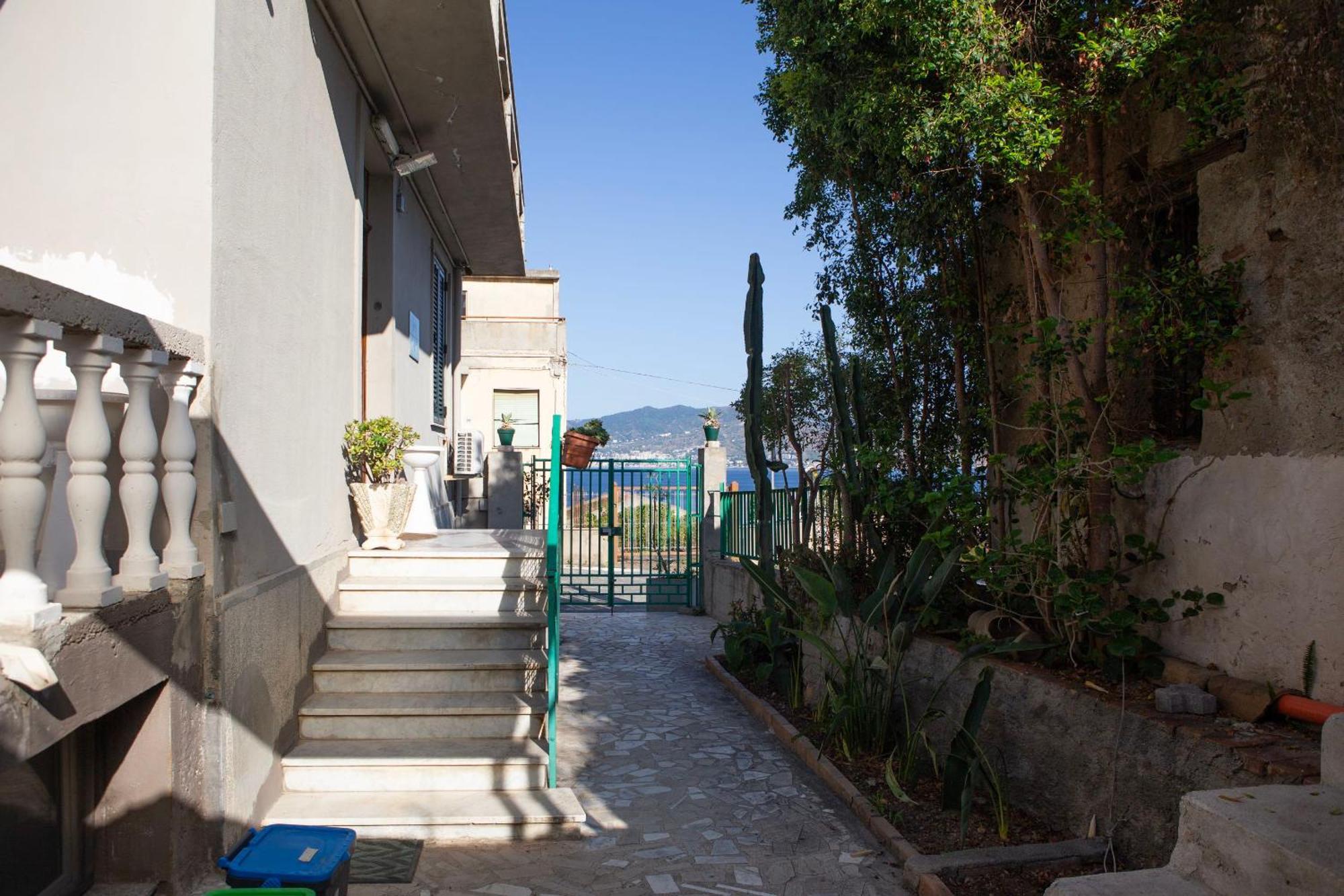 مبيت وإفطار فيلاّ سان جيوفاني La Casa Di Eolo المظهر الخارجي الصورة