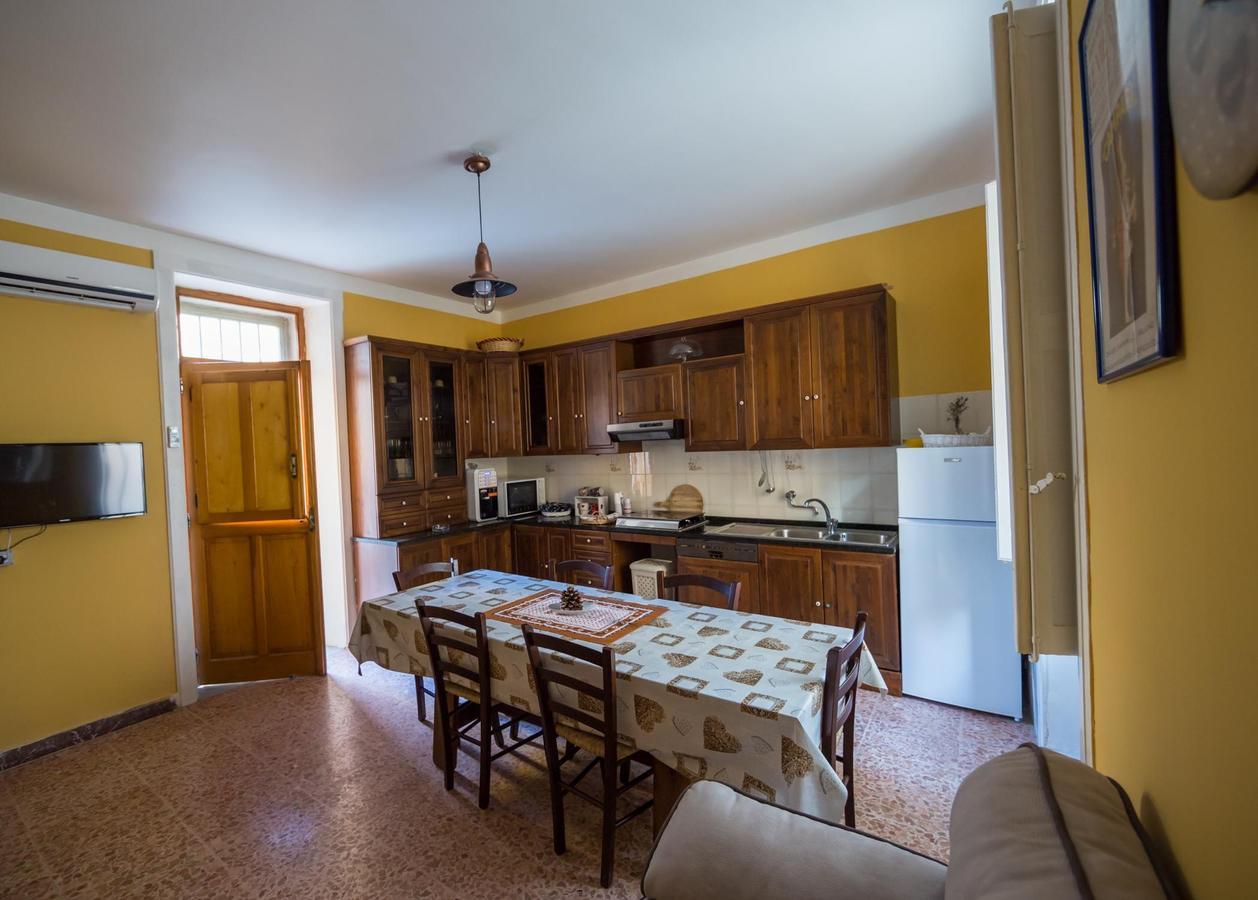 مبيت وإفطار فيلاّ سان جيوفاني La Casa Di Eolo المظهر الخارجي الصورة